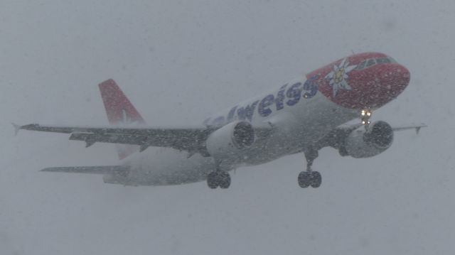 HB-IHZ — - Airport Zuerich-Kloten Spotting-Point 7