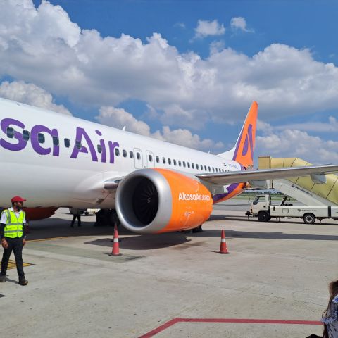 Boeing 737 MAX 8 (VT-YAE) - Deboarding frkm the aircraft at Hyderabad 