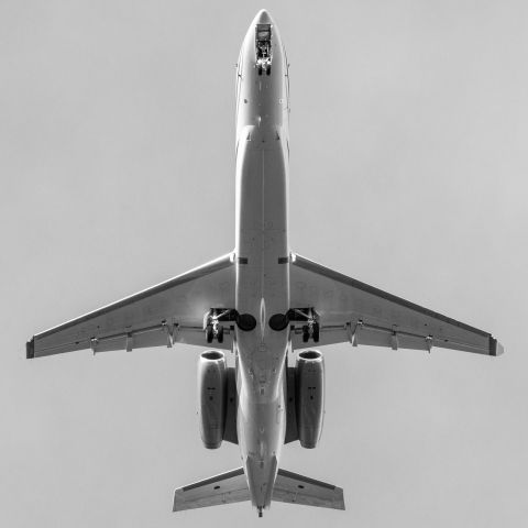 Embraer Legacy 600/650 (N650TB) - Fly over prior to landing on 29