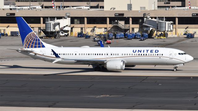 Boeing 737 MAX 9 (N37518)