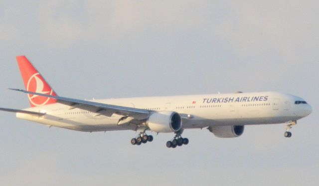 BOEING 777-300ER (TC-JJP)