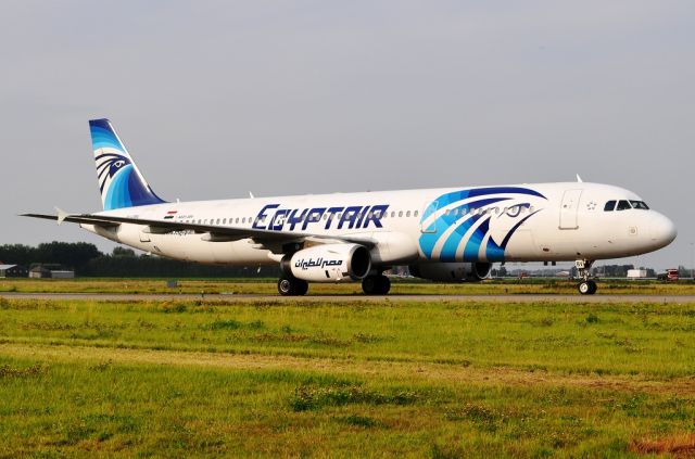 Airbus A321 (SU-GBV) - EgyptAir Airbus A321-200 taxiing back to the ramp after flight from Cairo at Amsterdam Airport Schiphol