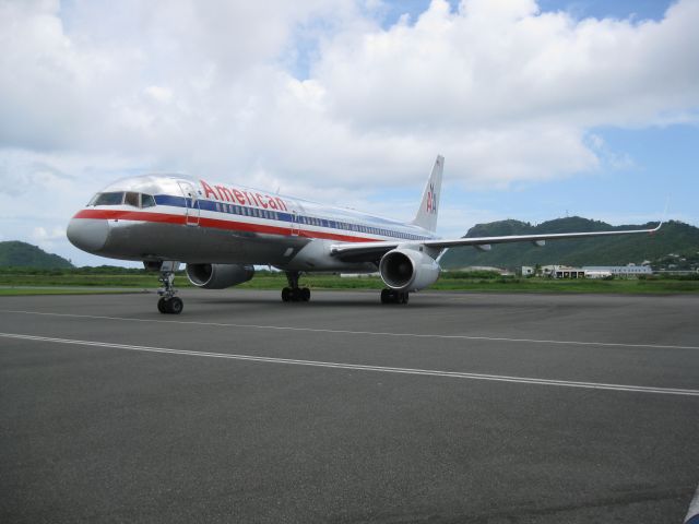 Boeing 757-200 (N197AN)