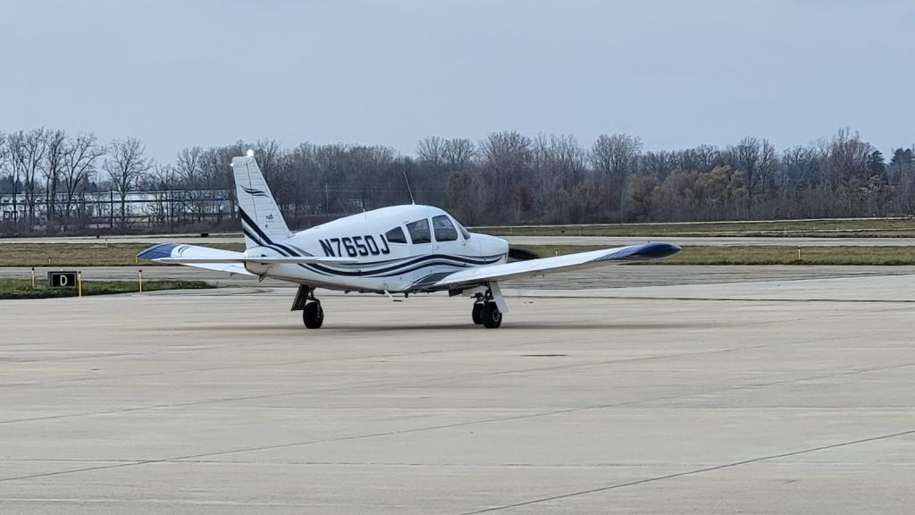 Piper Cherokee (N7650J)