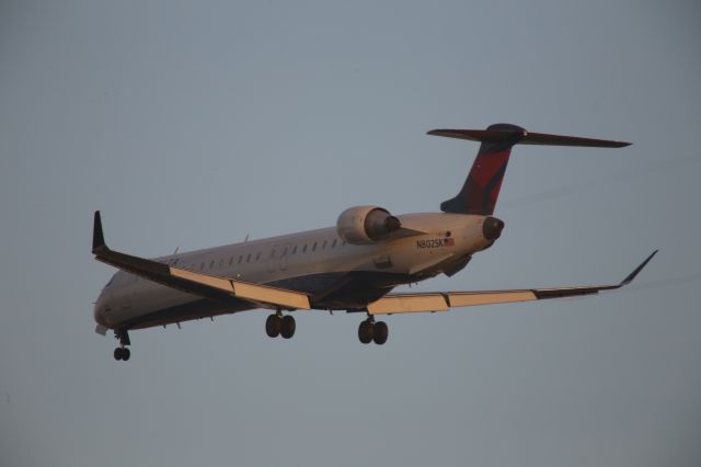 Canadair Regional Jet CRJ-900 (N802SK)