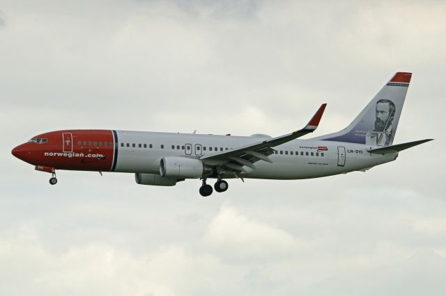 Boeing 737-800 (LN-DYI)