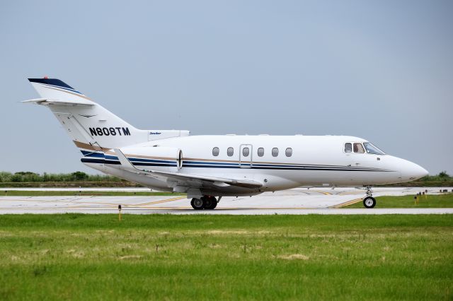 Hawker 800 (N808TM)