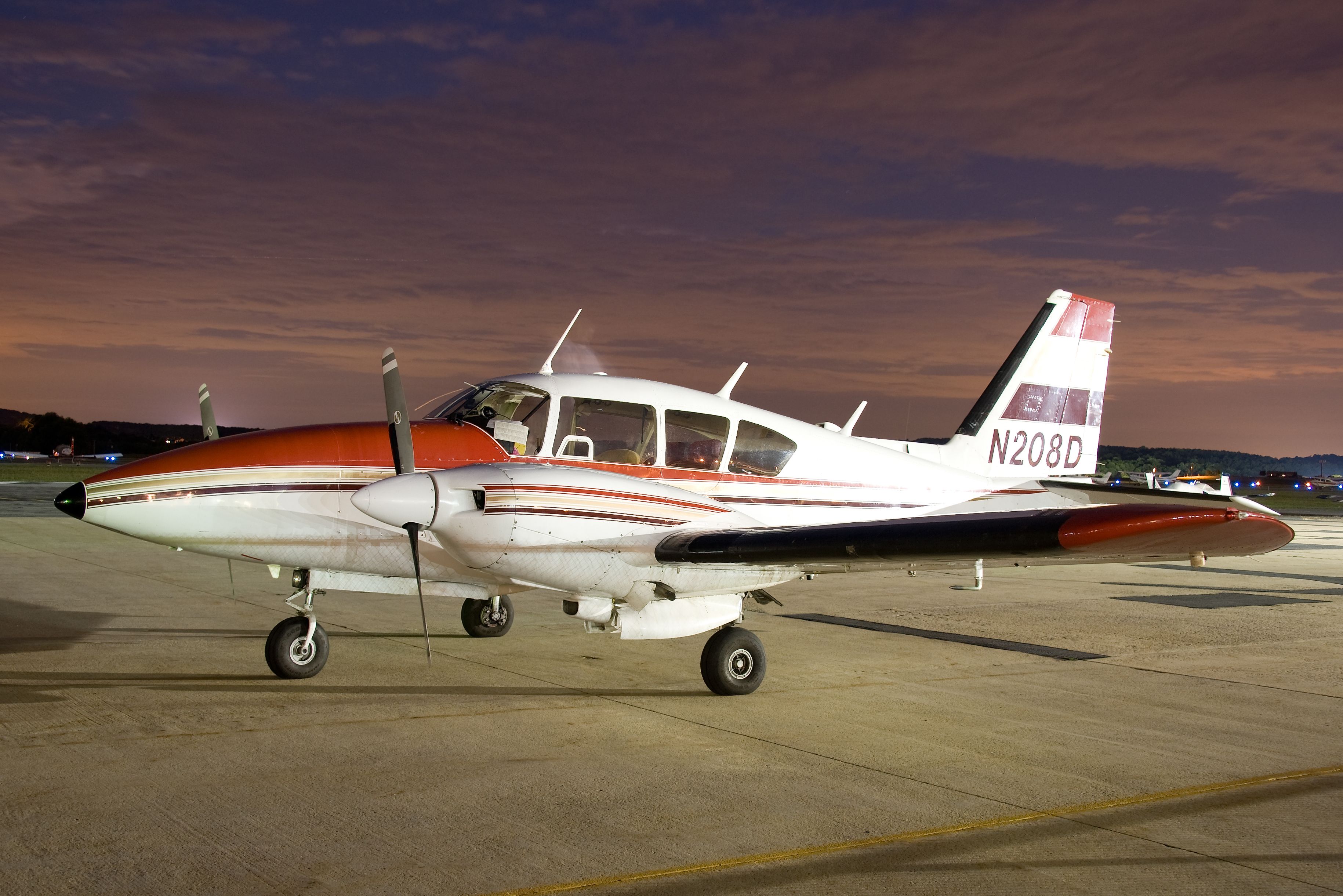 Piper Apache (N208D) - N208D  Piper PA-23-250 Aztec  KFDK  20110815