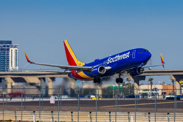 Boeing 737-800 (N8536Z) - A Southwest Airlines 737-800 taking off from PHX on 3/4/23. Taken with a Canon R7 and Canon EF 100-400 L II lens.