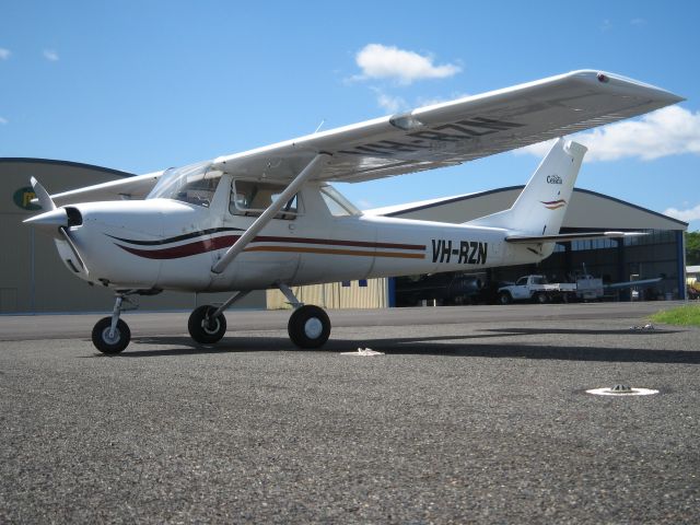 Cessna Commuter (VH-RZN) - Rockhampton Aero Club's C150