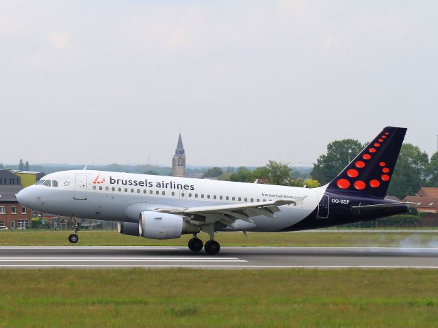 Airbus A319 (OO-SSF) - From Int'l Genève Switzerland . LSGG.