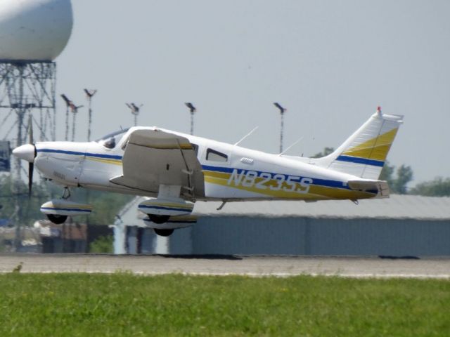Piper Cherokee (N8235S)