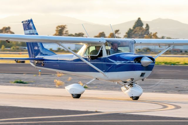 Cessna Commuter (N51029) - Taxiing in after a formation flight