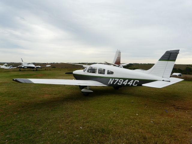 Piper Cherokee (N7944C)