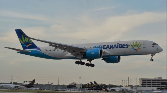 Airbus A350-900 (F-HNET) - Arriving from Paris,"Orly"(ORY/LFPO)