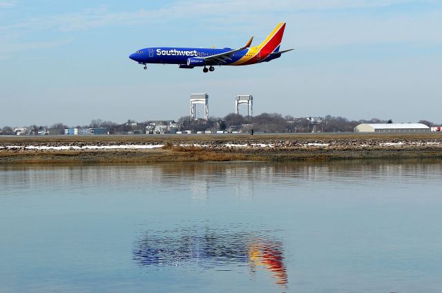 Boeing 737-800 (N8696E) - WN 445 arriving from Baltimore