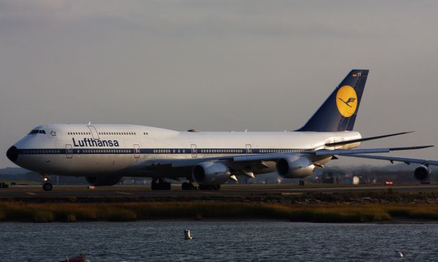 BOEING 747-8 (D-ABYT)