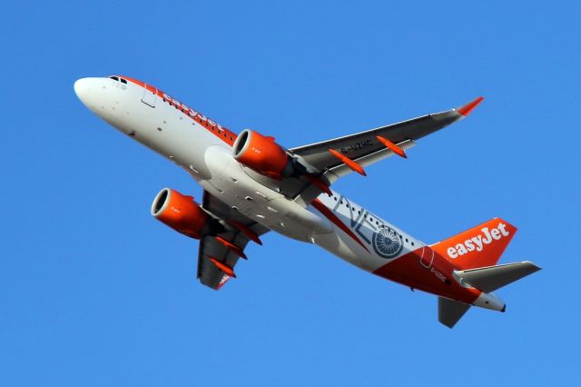 Airbus A320 (G-UZHC) - 27/10/2018: Neo type A320-251N, afternoon flight to London.