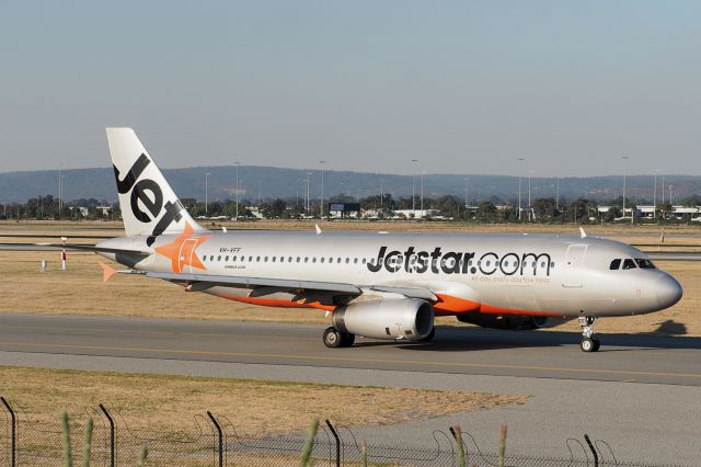 Airbus A320 (VH-VFF) - Airbus A320-200 sn 5039. Jetstar Airways VH-VFF heading for runway 03 YPPH 23 April 2022