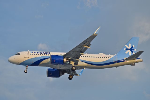 Airbus A320neo (XA-WJS) - Airbus A321-251N of Interjet (Ceased operations july 2021) XA-WJS MSN 8970 on short final to runway 05R at Mexico City International Airport. Now this aircraft is flying for Air Cairo as SU-BUL (06/2019).