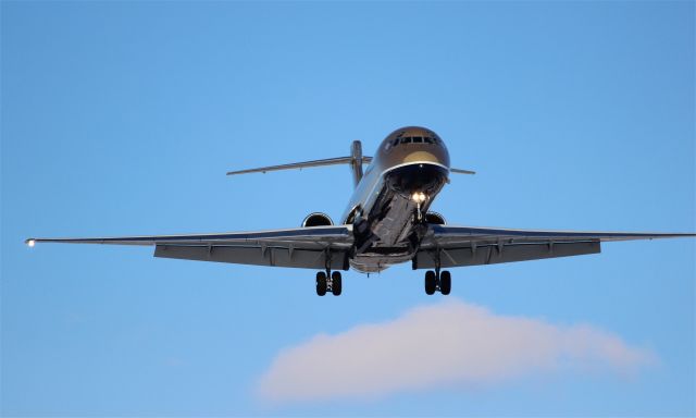 McDonnell Douglas MD-80 (VP-CNI)