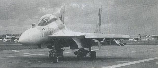 Sukhoi Su-27 Flanker (0603) - scanned from postcardbr /Su-30