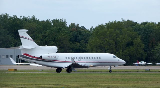 Dassault Falcon 7X (N977GS) - Heading for departure is this 2013 Dassault Falcon 7X in the Summer of 2019.