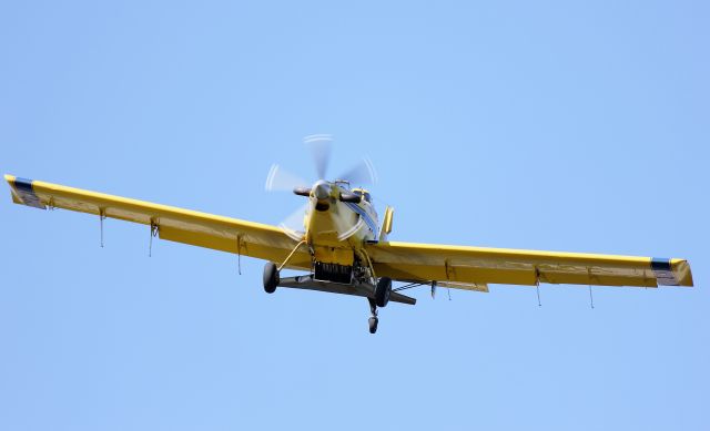 Airbus A320 (N340LA) - Air Tractor AT-802