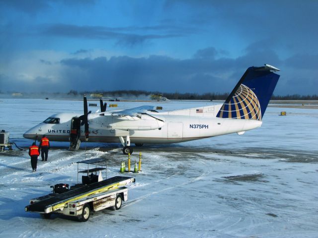 de Havilland Dash 8-200 (N375PH)