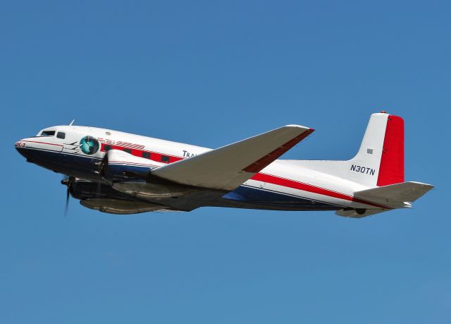 Douglas VC-117 (N30TN) - Photo by Keith Burton