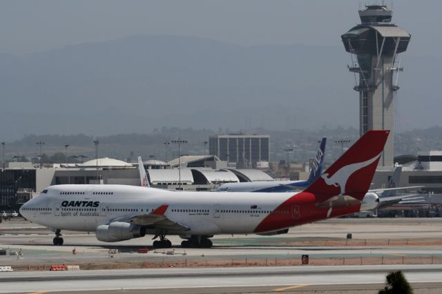 Boeing 747-400 (VH-OJB)