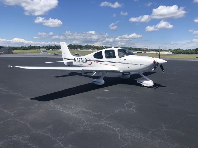 Cirrus SR-20 (N575LD)