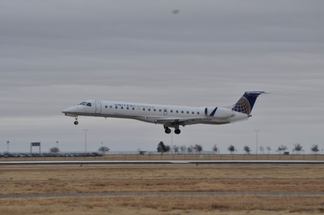 Embraer ERJ-145 (N21129)