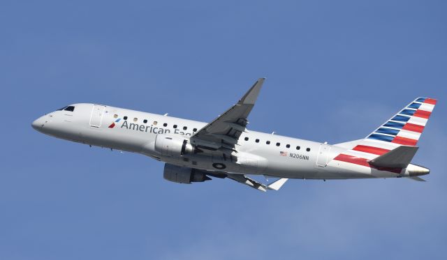 Embraer 175 (N206NN) - Departing LAX