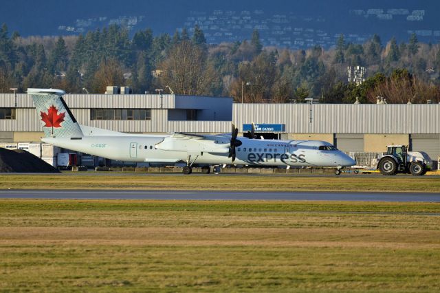 de Havilland Dash 8-400 (C-GGOF)