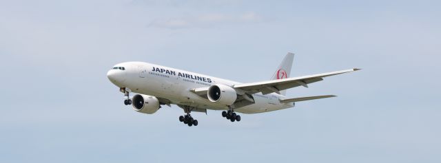 Boeing 777 (JA706J)