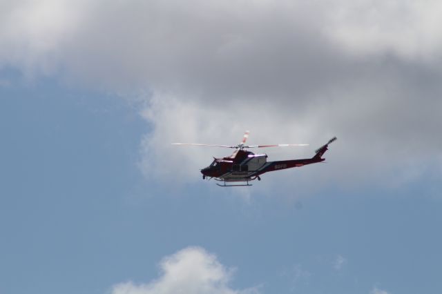 Bell 412 (N807JS) - APPROACH KMYF