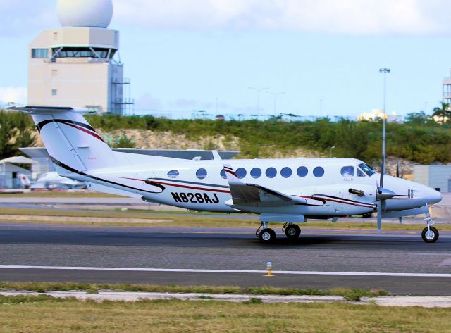 Beechcraft Super King Air 350 (N828AJ)