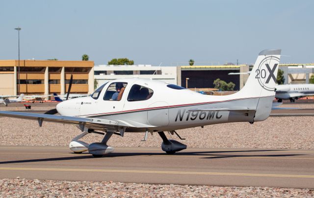 Cirrus SR-20 (N196MC) - Spotted at Scottsdale on May-3-2020