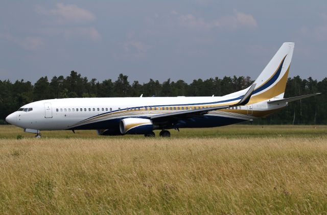Boeing 737-800 (N737GG)