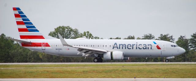 Boeing 737-800 (N339PL)