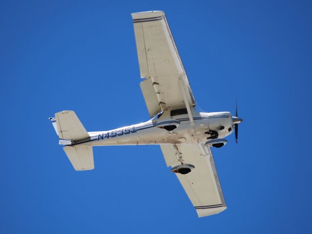 Cessna Commuter (N45351) - On final for runway 2 at KJQF - 5/25/13