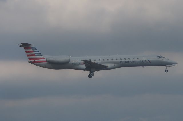 Embraer ERJ-145 (N687JS)