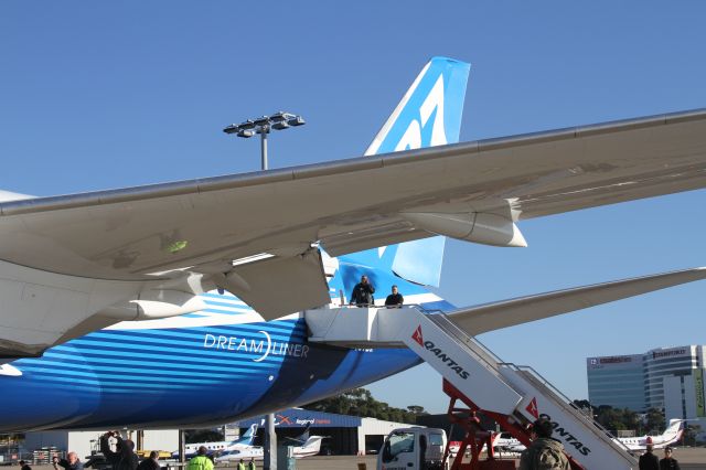 Boeing 787-8 (N787BX)