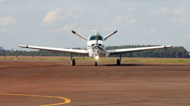 Beechcraft 35 Bonanza (PT-IKN)