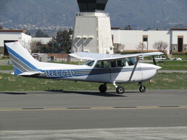 Cessna Skyhawk (N4867D) - Taxiing to RWY 26L