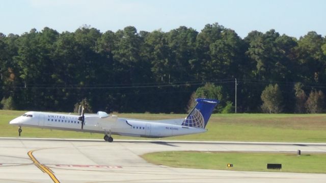 de Havilland Dash 8-400 (N341NG)