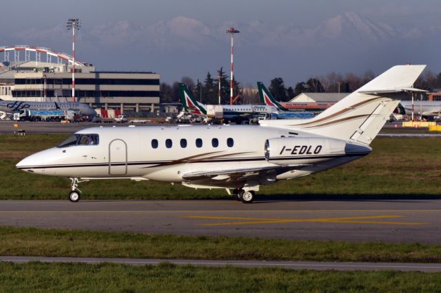 Hawker 800 (I-EDLO)