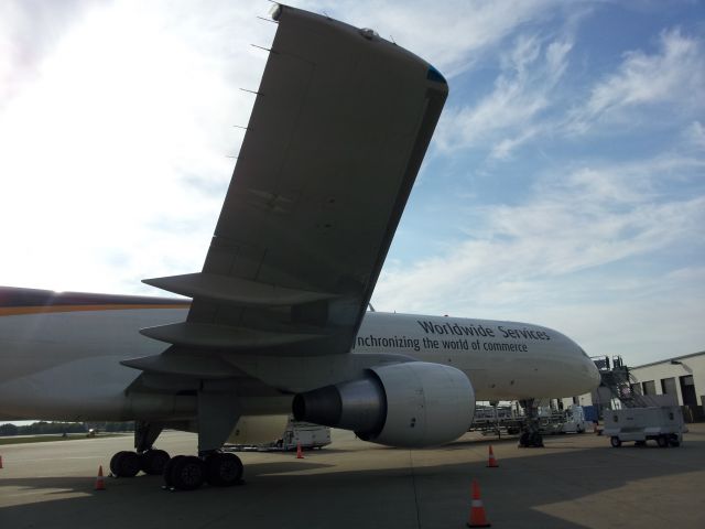 Boeing 757-200 (N419UP)