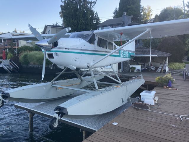 Cessna Skywagon 180 —